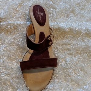 Tommy bahama burgundy 2 strap sandal SZ 9